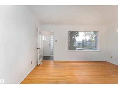 10640 79 ST NW photo 6