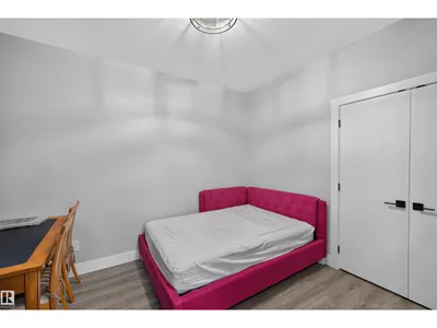 6907 173 AV NW photo 19
