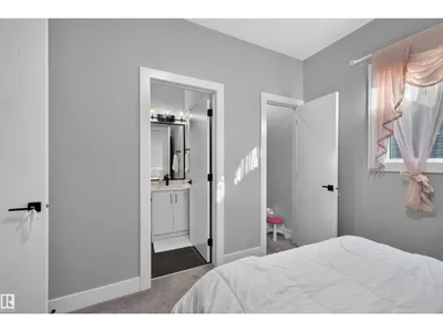 6907 173 AV NW photo 32