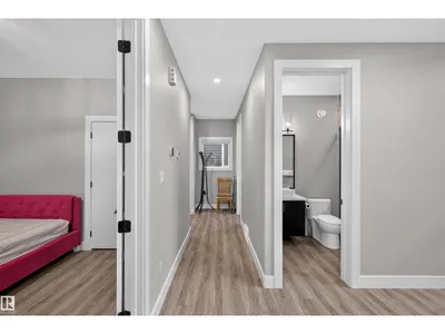 6907 173 AV NW photo 40