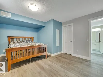 4205 43 AV photo 52