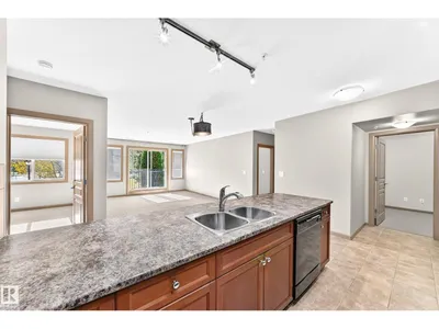 #207 500 PALISADES WY photo 8