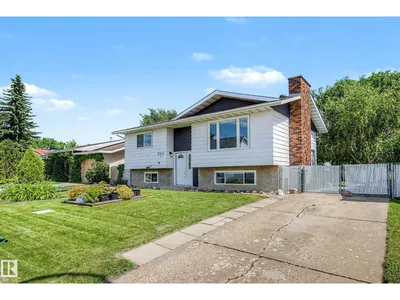 2911 83 ST NW photo 5