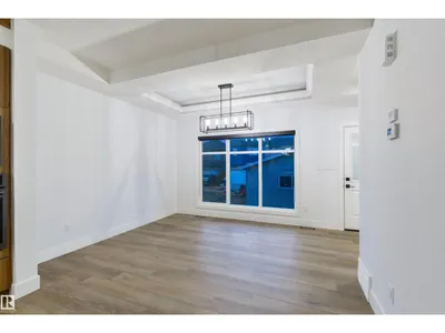 4373 37 ST photo 12