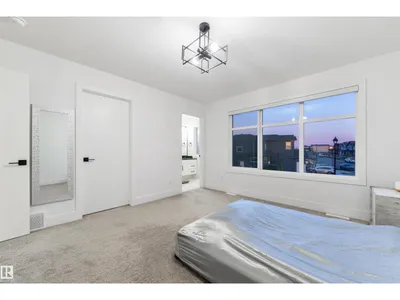4373 37 ST photo 22