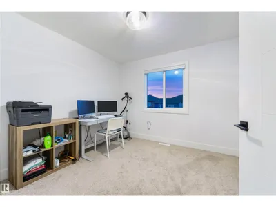 4373 37 ST photo 26
