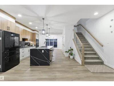 4373 37 ST photo 6