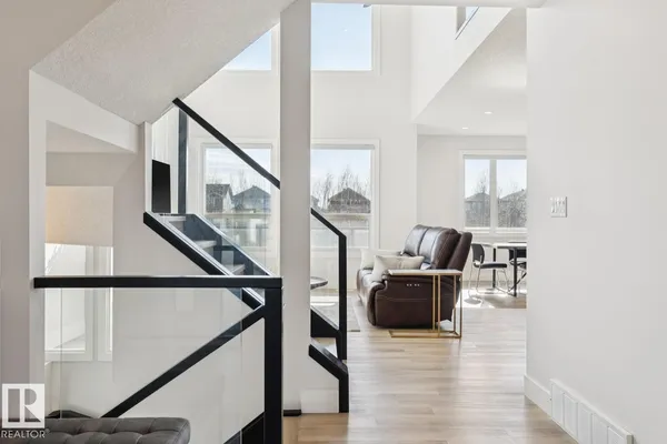 9751 223 ST NW photo 3