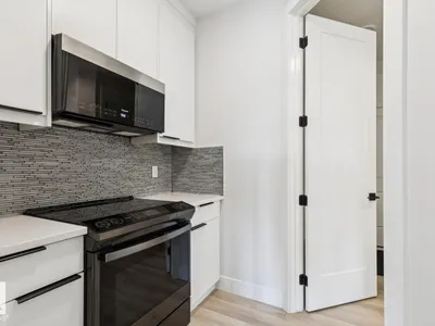 9751 223 ST NW photo 33