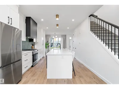 9727 153 ST NW photo 11