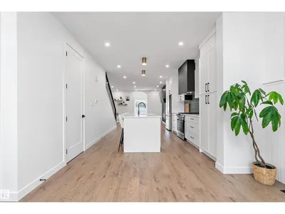 9727 153 ST NW photo 5