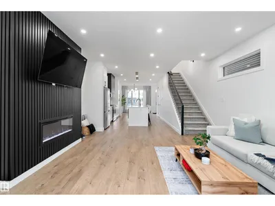9727 153 ST NW photo 16