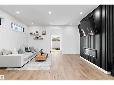 9727 153 ST NW photo 14