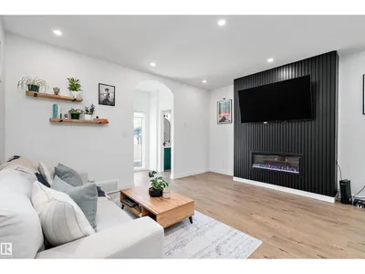 9727 153 ST NW photo 15