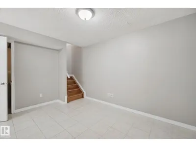 3104 32 AV NW photo 34