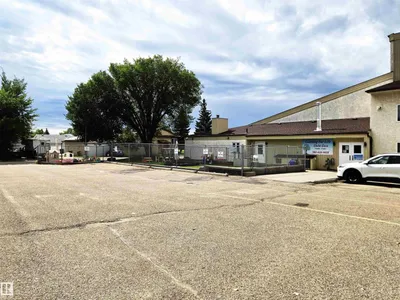 3104 32 AV NW photo 54