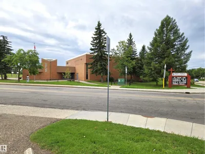 3104 32 AV NW photo 56