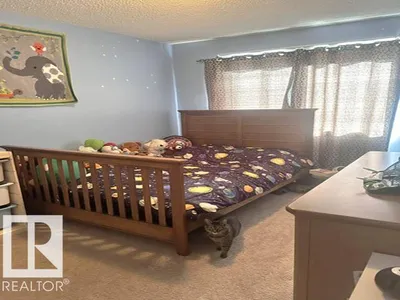 8323 Ellis Crescent NW photo 12