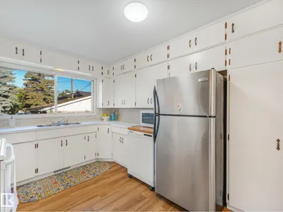 6112 105A ST NW photo 13
