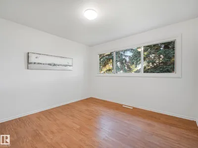 6112 105A ST NW photo 17