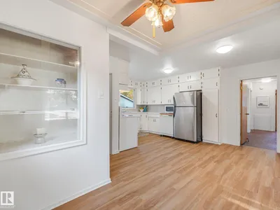 6112 105A ST NW photo 9