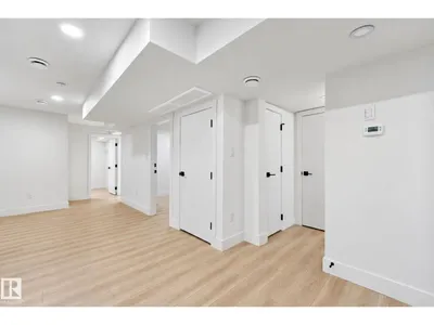 16507 91 AV NW photo 31