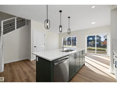 5308 Hawthorn Close SW photo 13