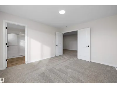 5308 Hawthorn Close SW photo 32