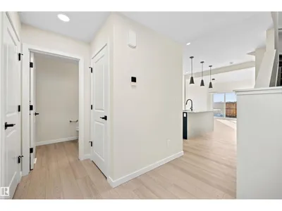 708 22 ST SW photo 5