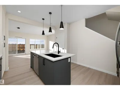 708 22 ST SW photo 11