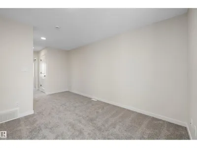 708 22 ST SW photo 20