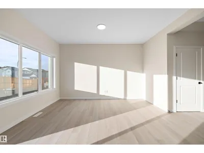 708 22 ST SW photo 18
