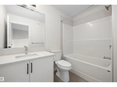 708 22 ST SW photo 35