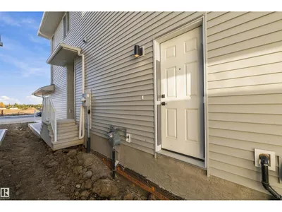 708 22 ST SW photo 40