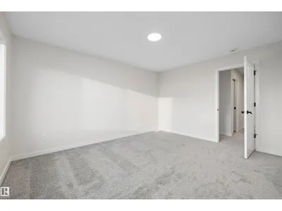 708 22 ST SW photo 33