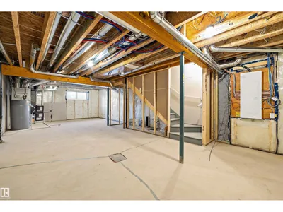 708 22 ST SW photo 37