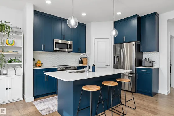 23011 96 AV NW photo 3
