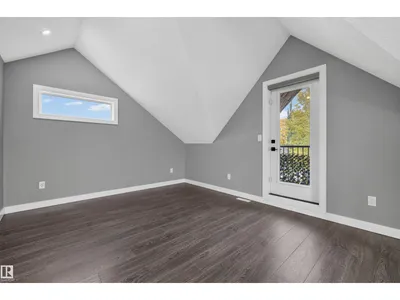 9526 109A AV NW photo 15