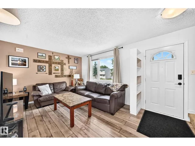 64 HABITAT CR NW, Edmonton