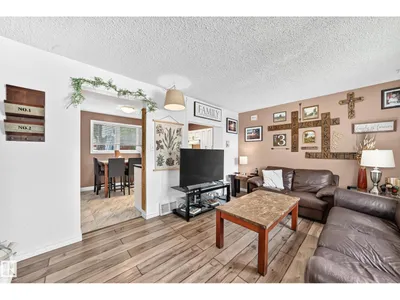 64 HABITAT CR NW photo 5