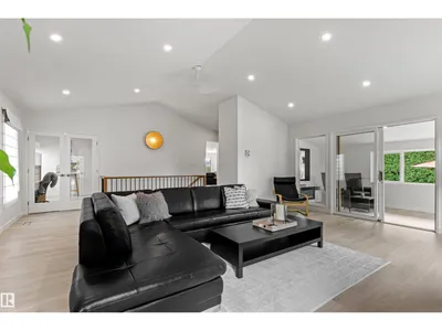 4704 106A AV NW photo 23
