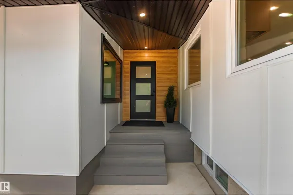 4704 106A AV NW photo 2