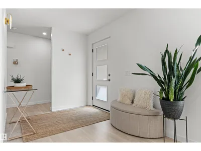 4704 106A AV NW photo 5