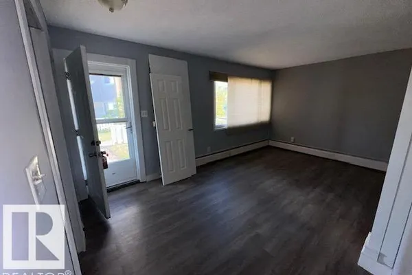 #512 2908 116A AV NW photo 3
