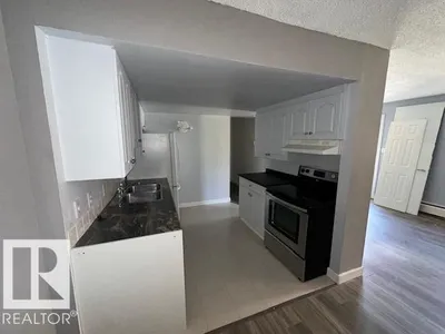 #512 2908 116A AV NW photo 7