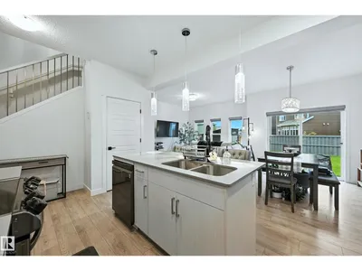 16603 31 AV SW photo 5