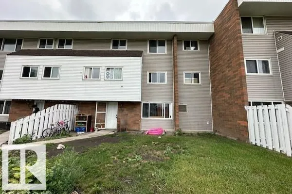#313 2908 116A AV NW photo 3