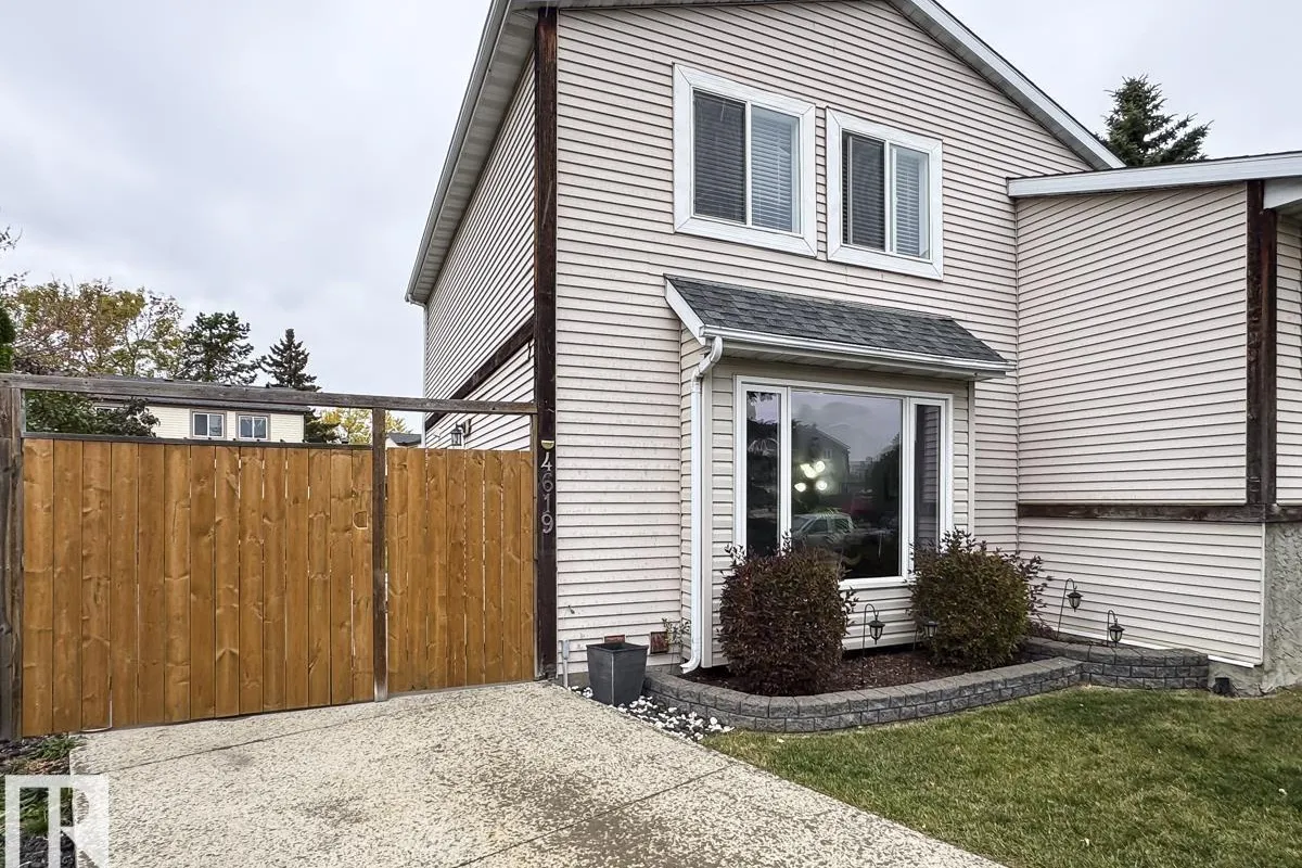 4619 35 AV NW exterior
