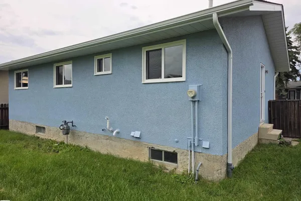 1907 145A AV NW photo 3
