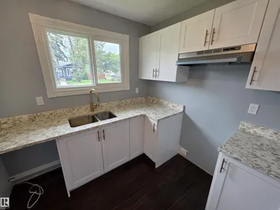 1907 145A AV NW photo 7